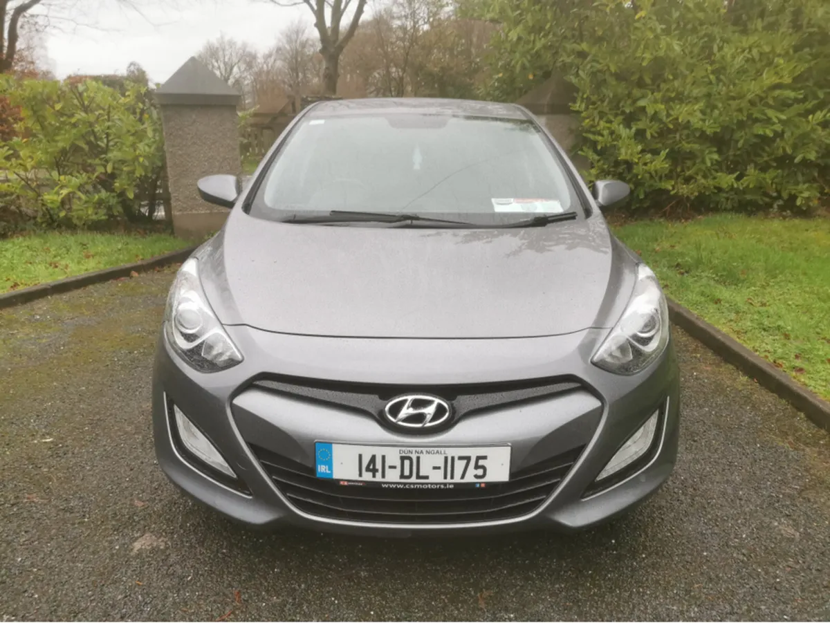Hyundai i30 1.4 DSL CLASSIC 4DR - Image 2