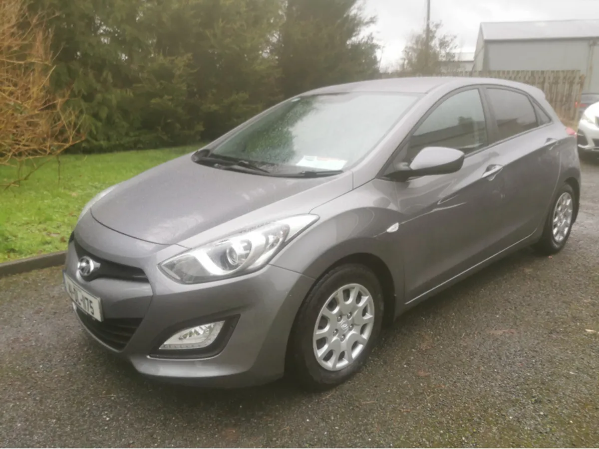 Hyundai i30 1.4 DSL CLASSIC 4DR - Image 4