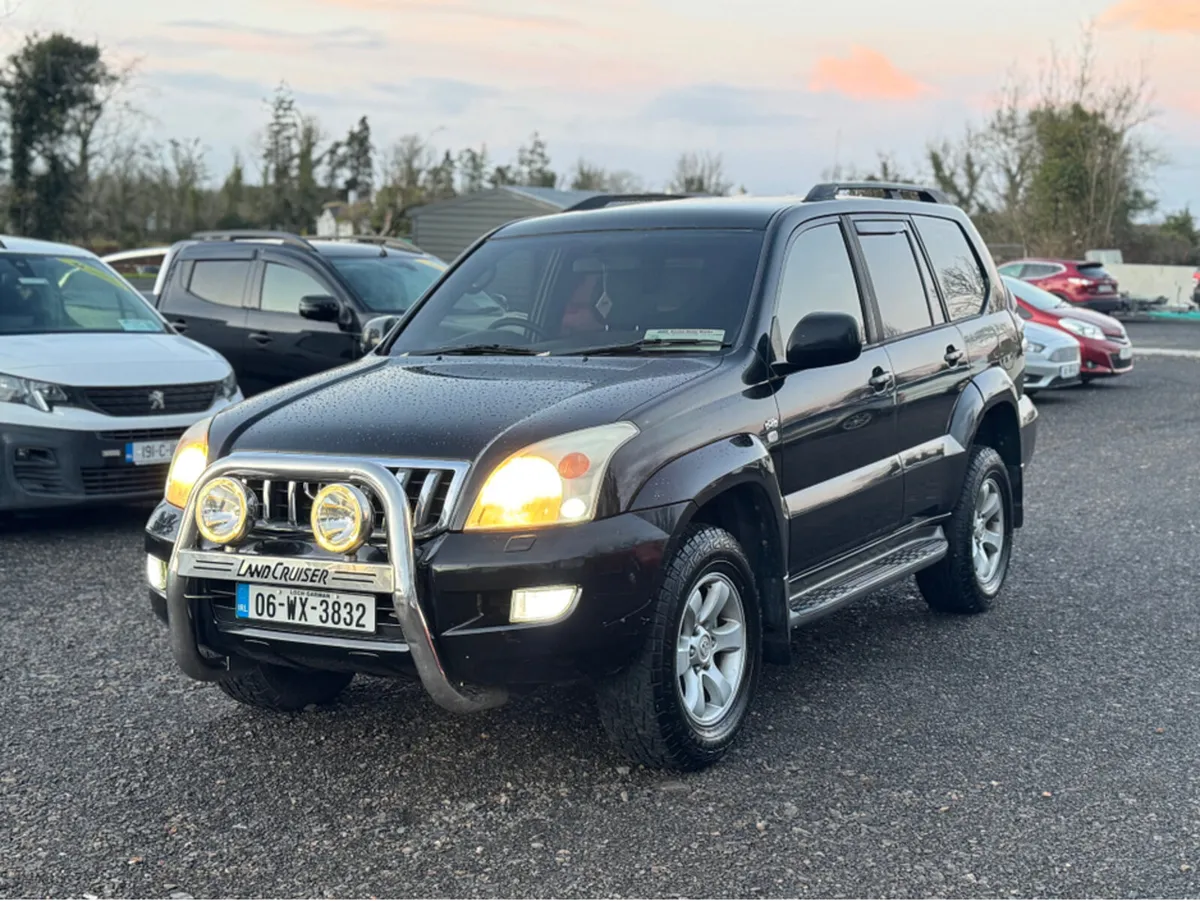 Toyota Land Cruiser 3.0 D-4D LC3 5DR - Image 1