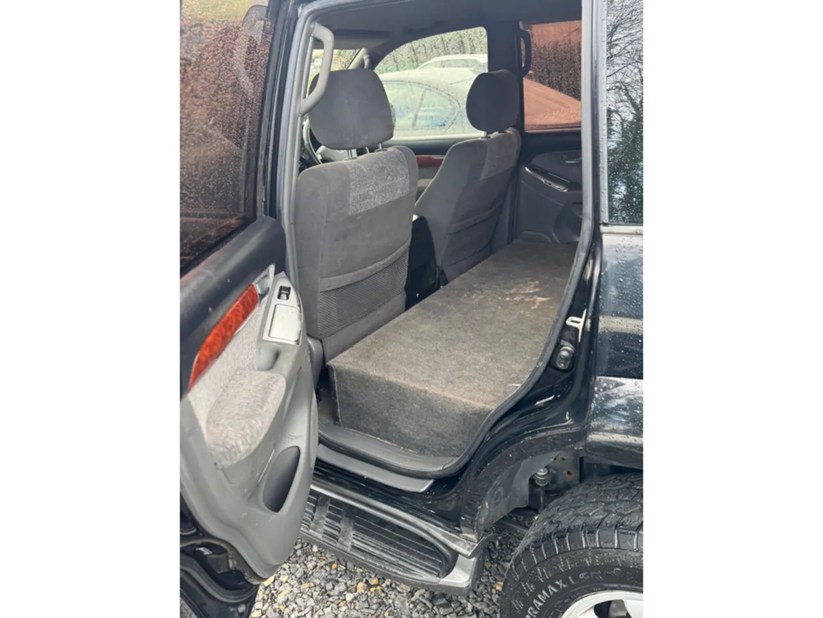 Toyota Land Cruiser 3.0 D-4D LC3 5DR - Image 4