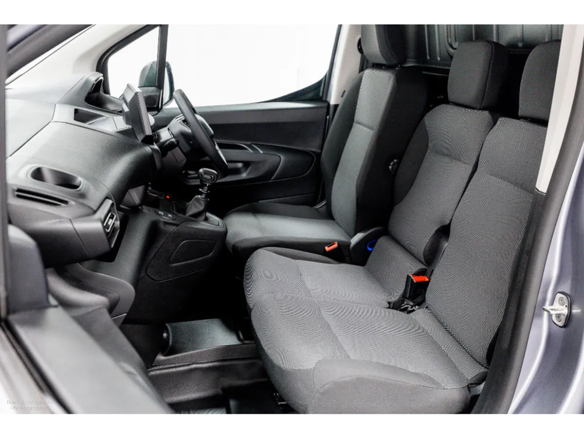 Peugeot Partner Pro Plus 1.5 Diesel 100HP 1000kg - Image 4