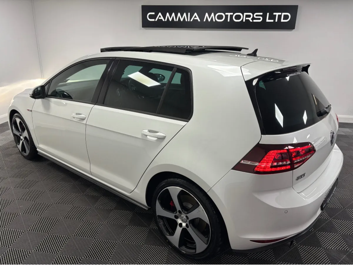 Volkswagen Golf *VOLKSWAGEN GOLF GTI* *DSG* *LOW M - Image 3