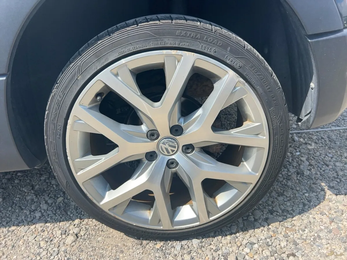 Volkswagen Polo CROSS 1.2 PETROL 5DR AUTOMATIC - Image 4