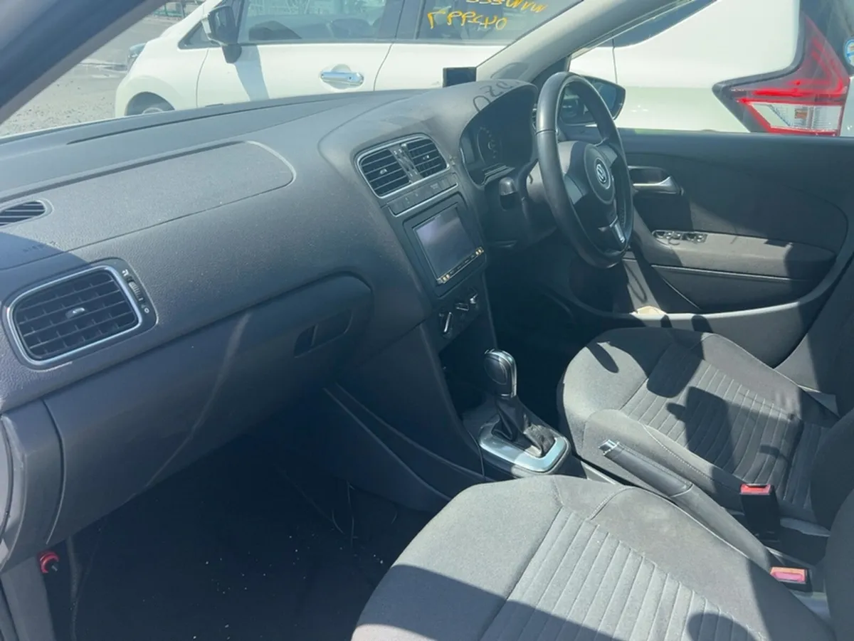 Volkswagen Polo COMFORTLINE 1.2 PETROL 5DR AUTOMAT - Image 3