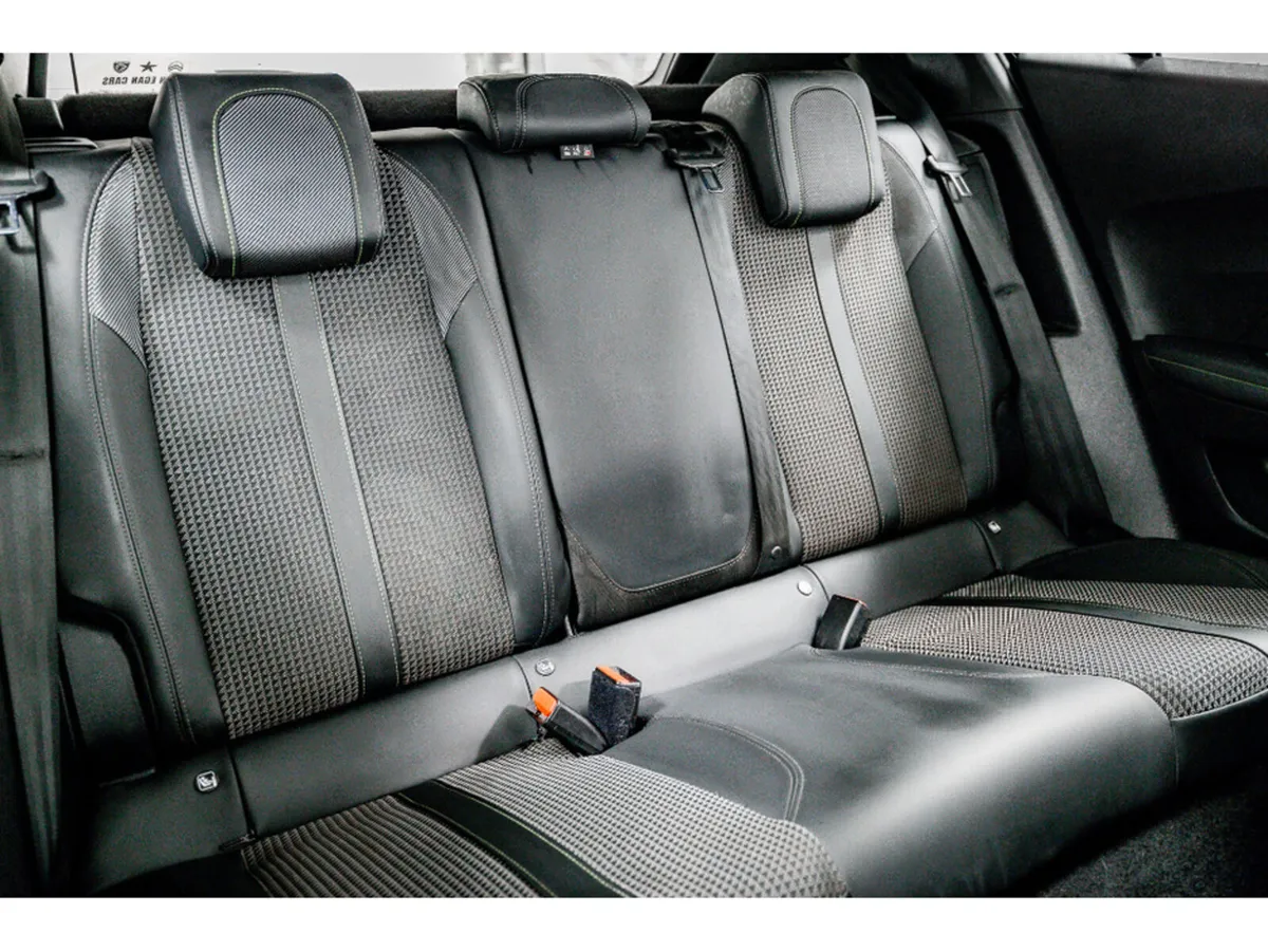 Peugeot 2008 E-GT 50kWh Auto 136HP - Image 4