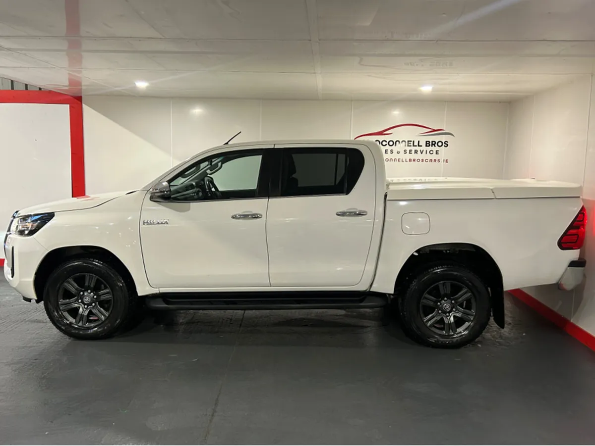 Toyota Hilux 2.4 DOUBLE CAB SR5 4DR - Image 4