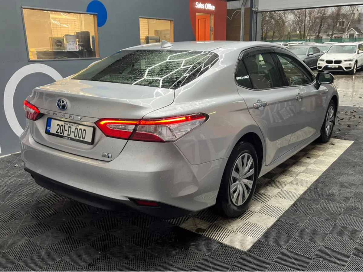 Toyota Camry ONLY €22950 2020 Toyota Camry Hybrid - Image 3