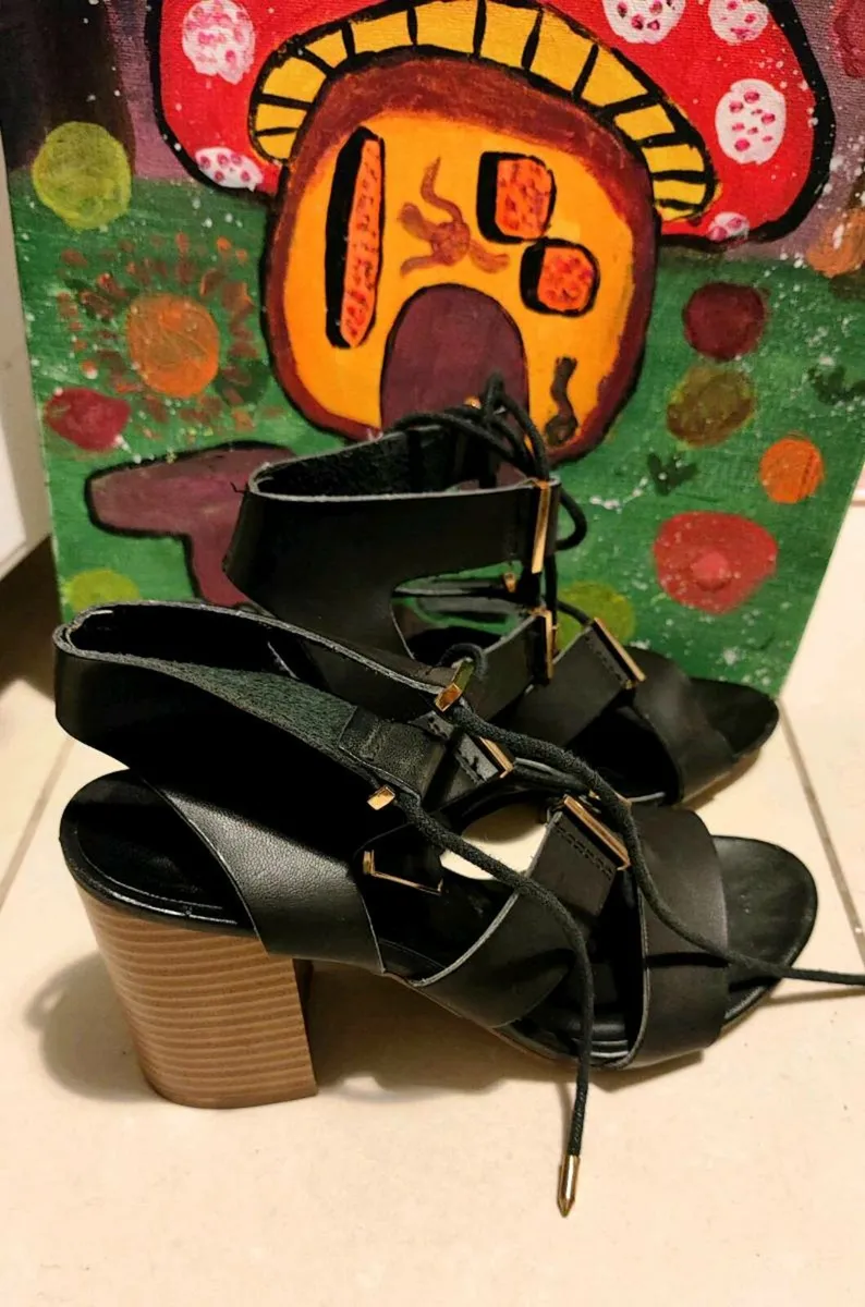 👠 NEW LOOK Black Lace-Up Heeled Sandals – Size U - Image 1
