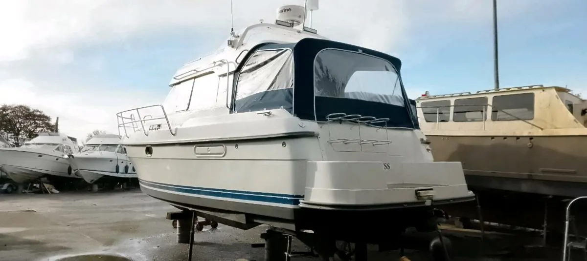 Nimbus 320 motor Boat - Image 1