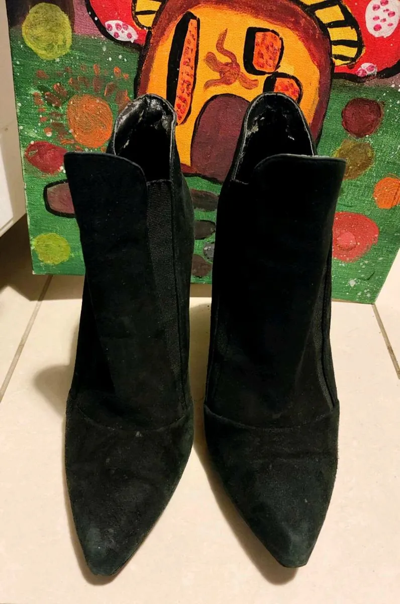 👢 ZARA WOMAN Black Suede Ankle Boots – Size EU 40 - Image 2