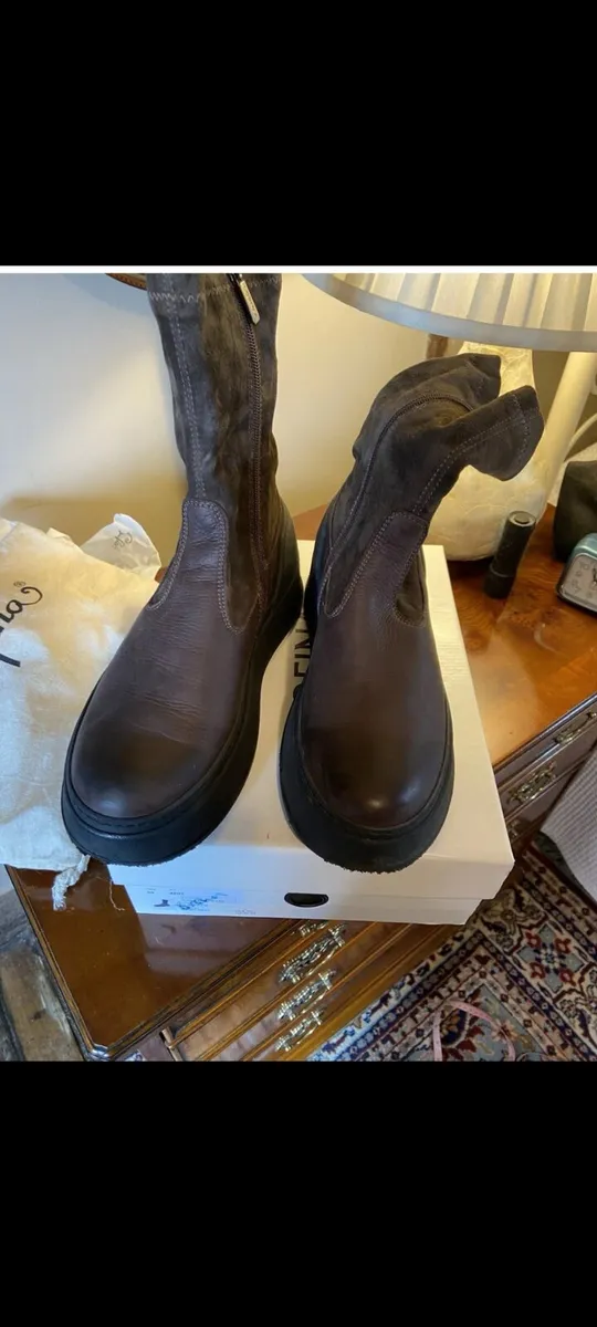 Lofina Ladies Boots - Image 1