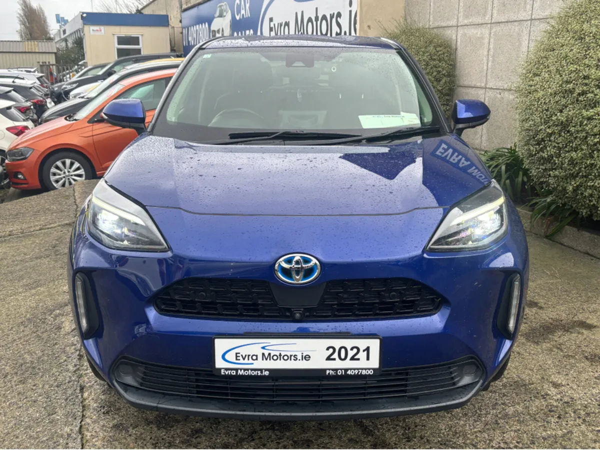 Toyota Yaris Cross Z HYBRID AUTOMATIC 1.5 PETROL / - Image 3