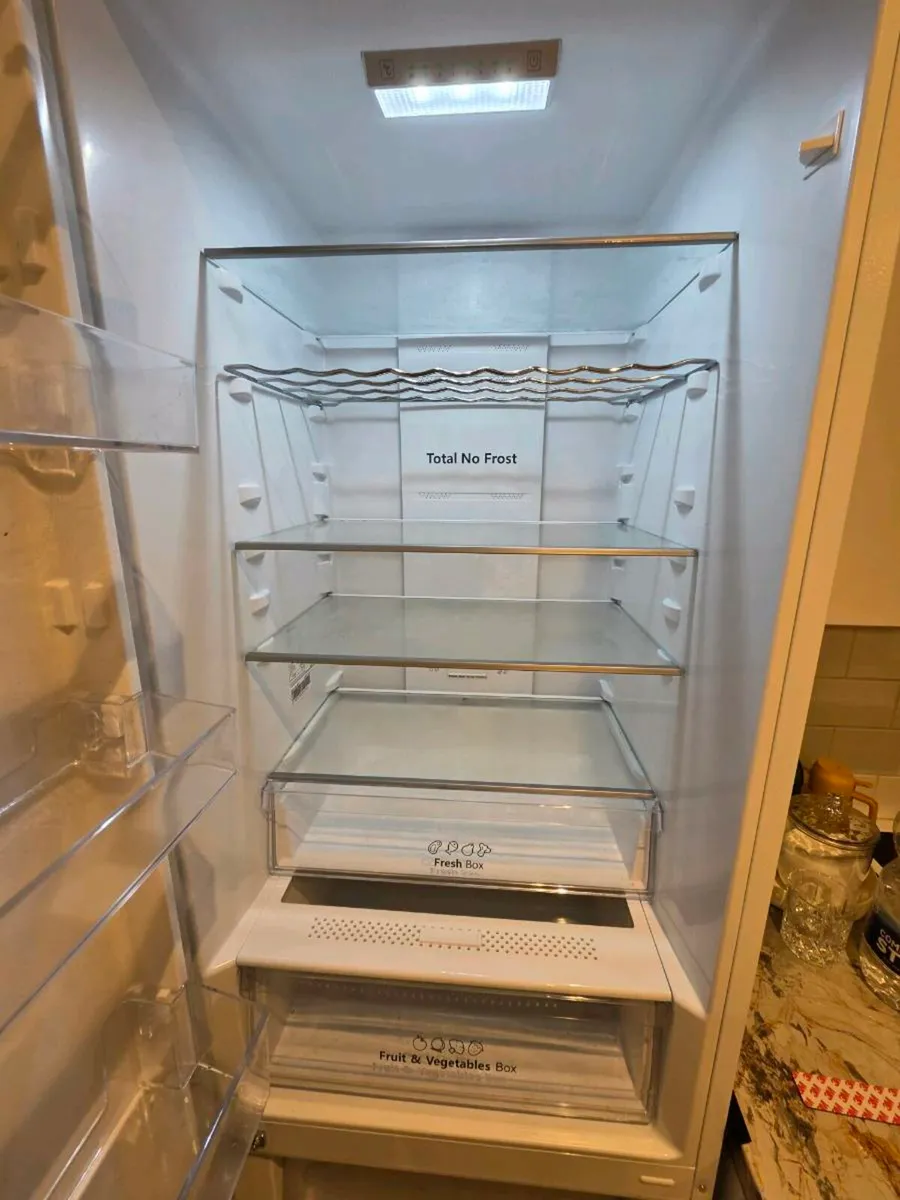 FRIDGE FREEZER - HISENSE RB435N4 - 60/40 - White - Image 4