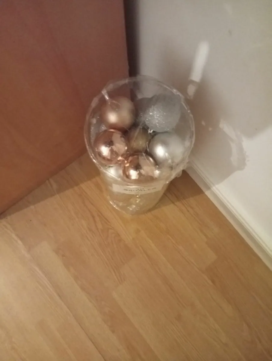 New Quality Christmas Baubles pack 40pcs - Image 2