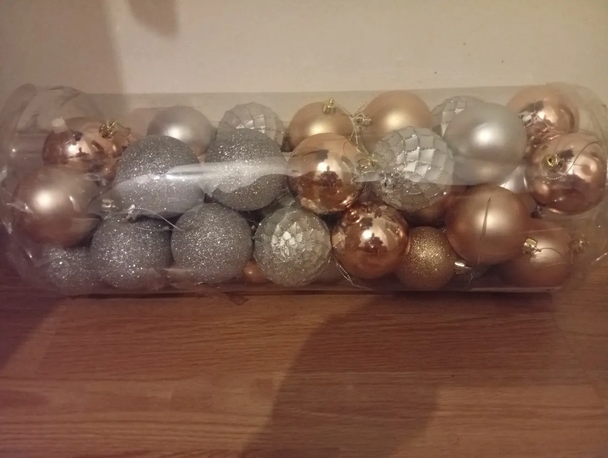 New Quality Christmas Baubles pack 40pcs - Image 1