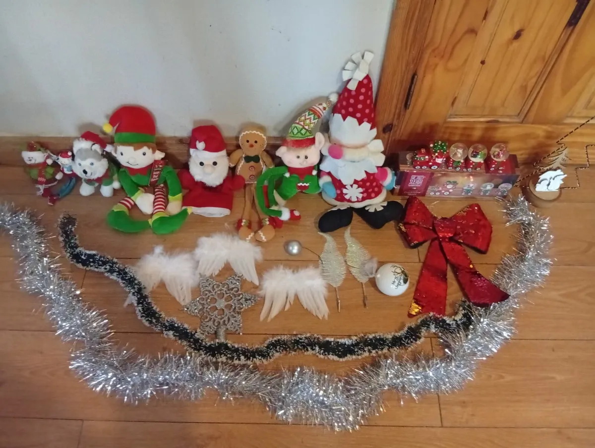 Quality Bunch of Christmas decorations 21pcs - Image 1