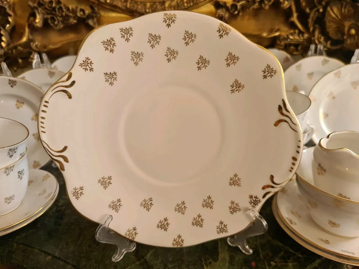 Royal tara Christmas teaset - Image 3