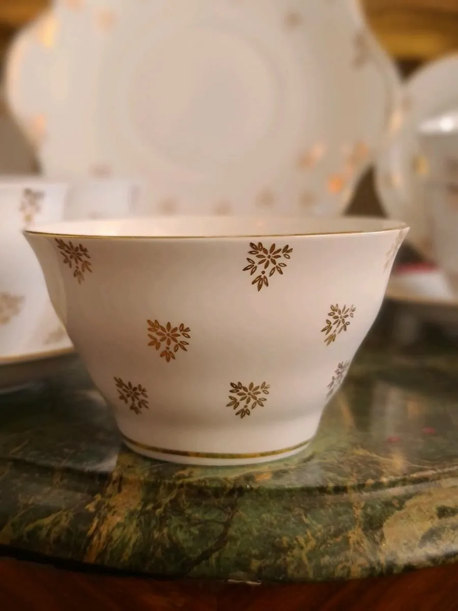 Royal tara Christmas teaset - Image 4