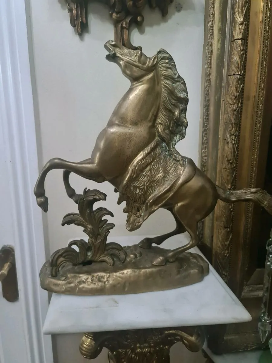Solid brass Vintage horse POSTAGE AVAILABLE - Image 1