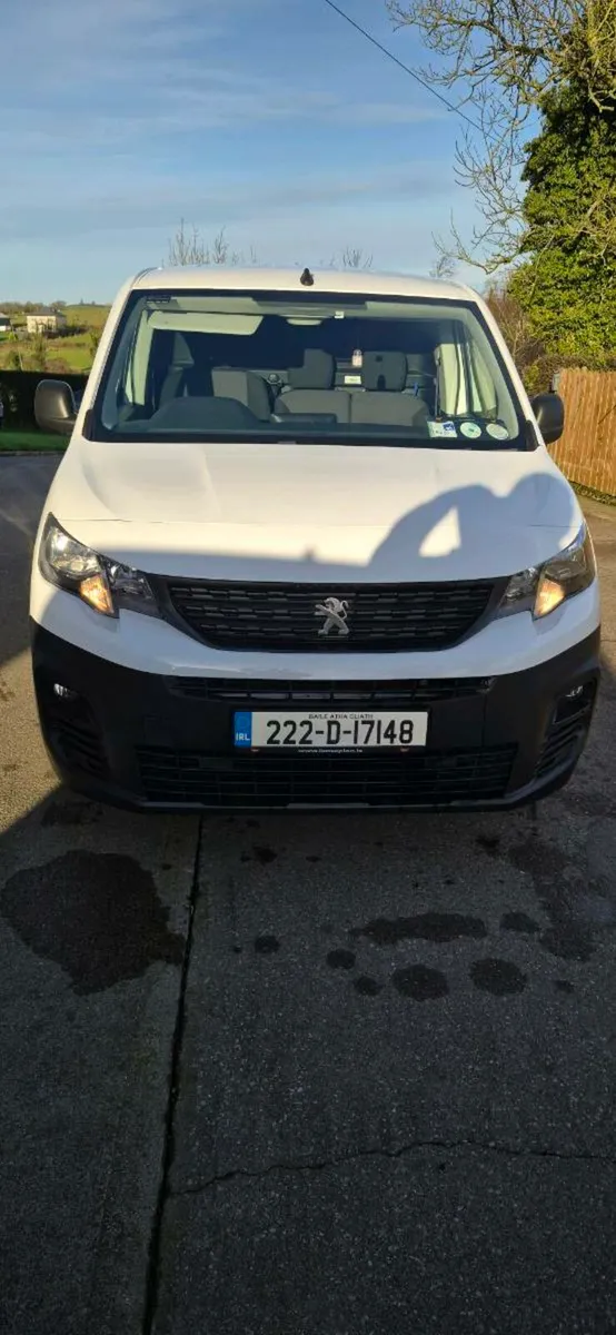 2022 Peugeot Partner - Image 2