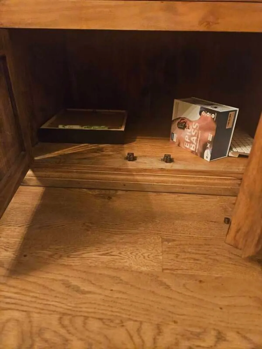 Wooden TV stand with swivel top - Image 2