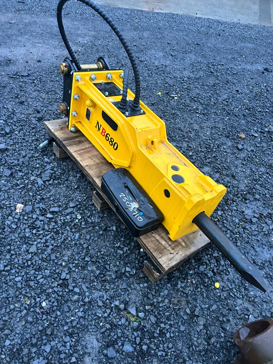 Unused Nb 45mm pin Rock breaker - Image 1