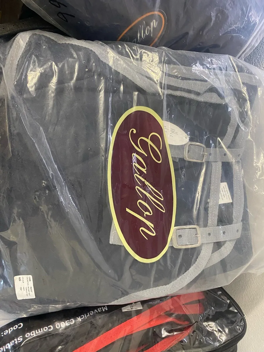 Outdoor waterproof breathable rug NEW 6’ - Image 2