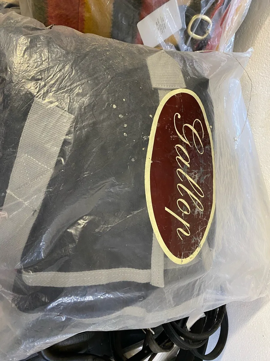 Outdoor waterproof breathable rug NEW 6’ - Image 3