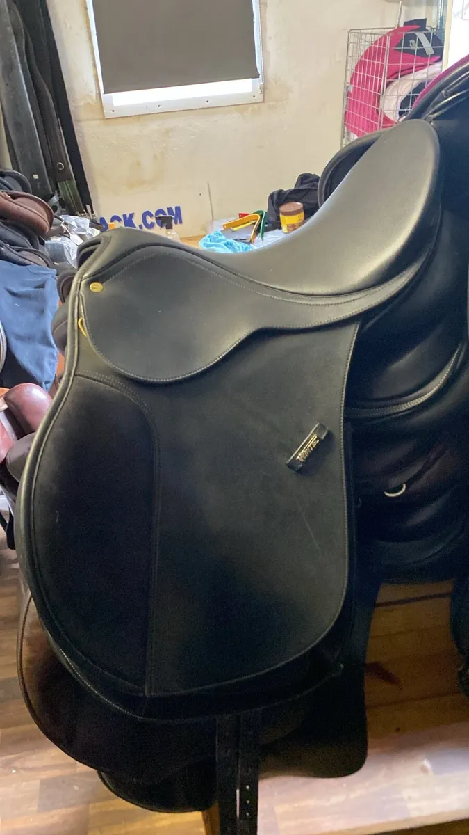 16” Wintec adjustable saddle - Image 1