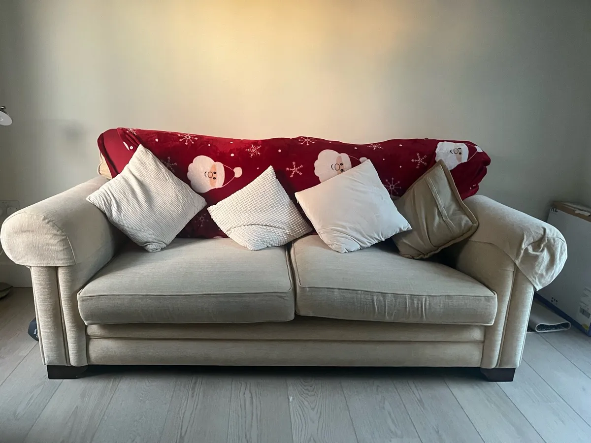 Couch cream - Image 1