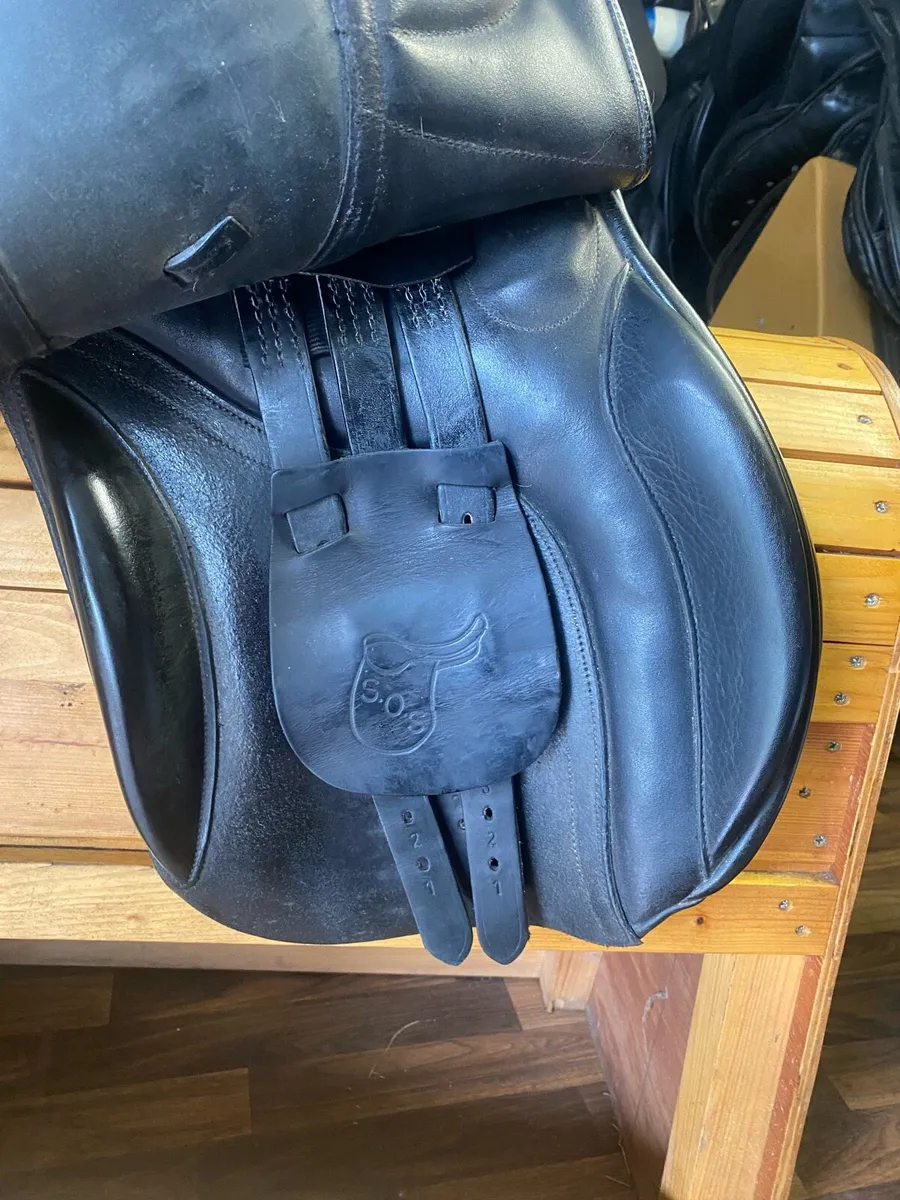 18” quality black Leather saddle - Image 2