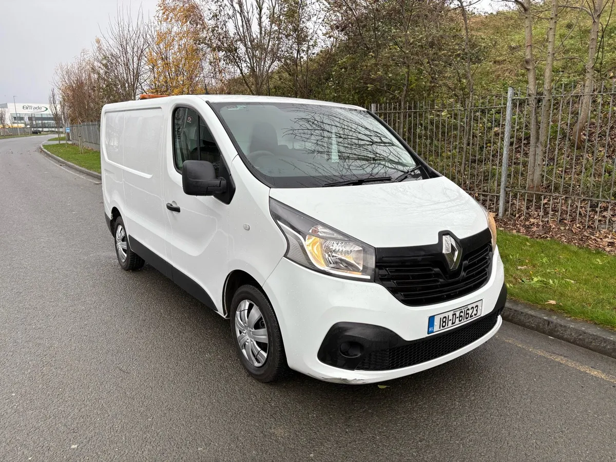 Renault trafic *fresh cvrt**hot water in rear** - Image 1