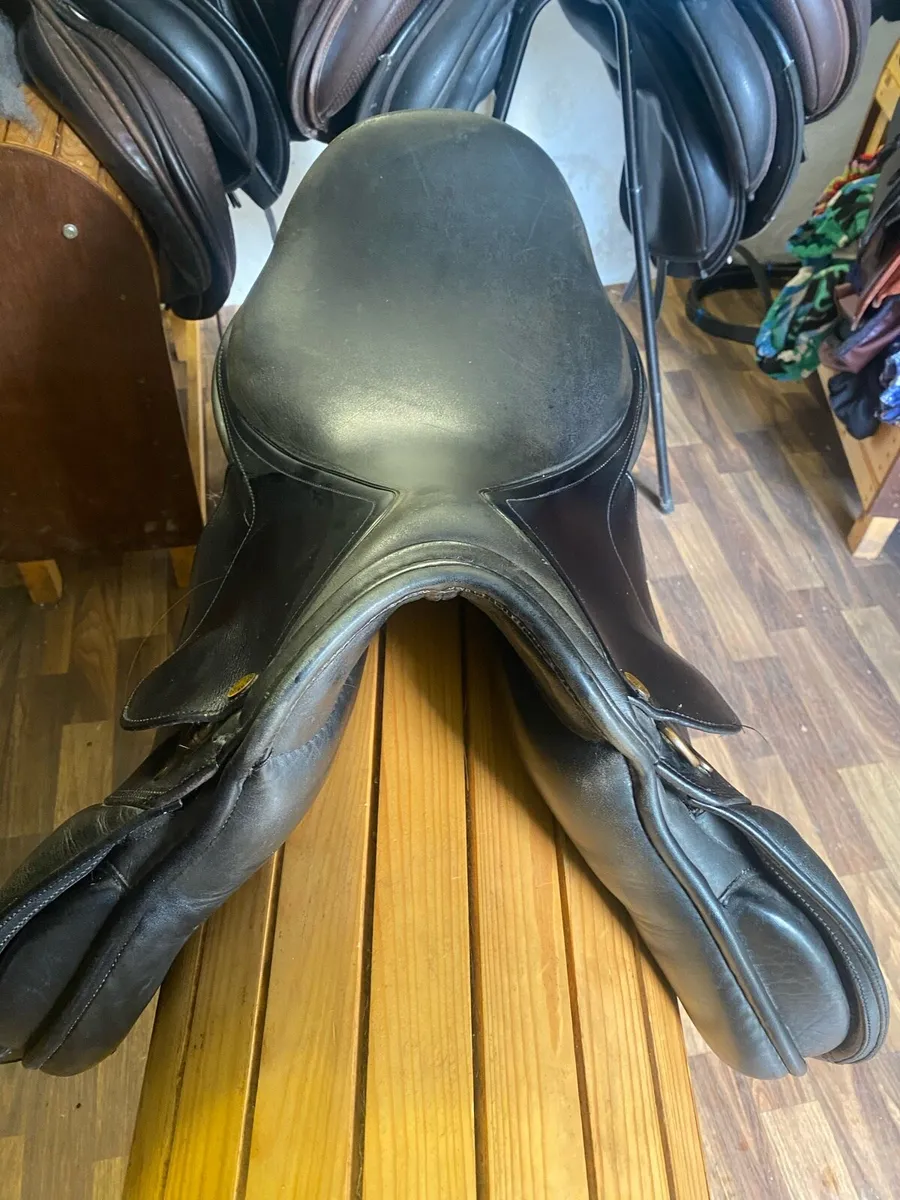 16” supreme black Leather saddle - Image 4