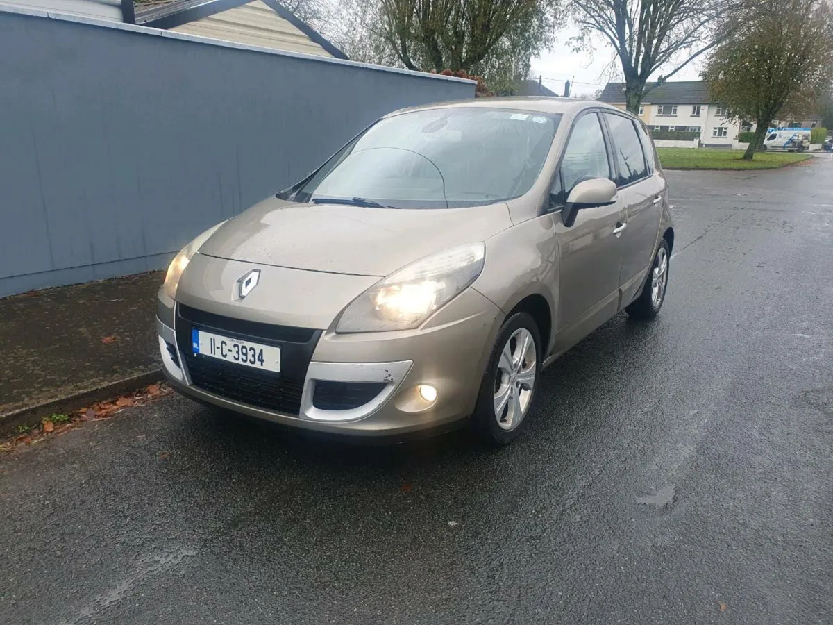 2011 RENAULT SCENIC DIESEL - Image 1