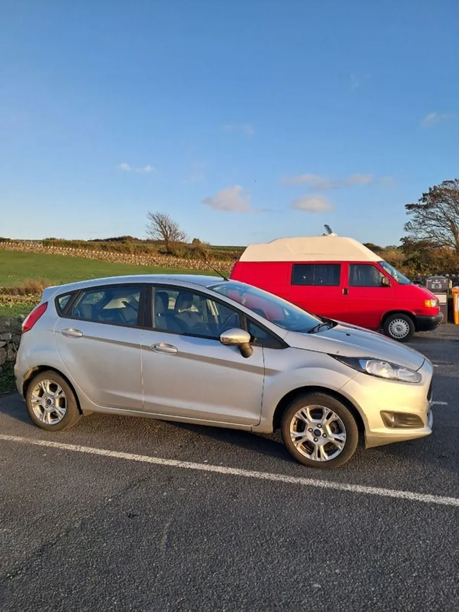 2016 Ford Fiesta - Image 2
