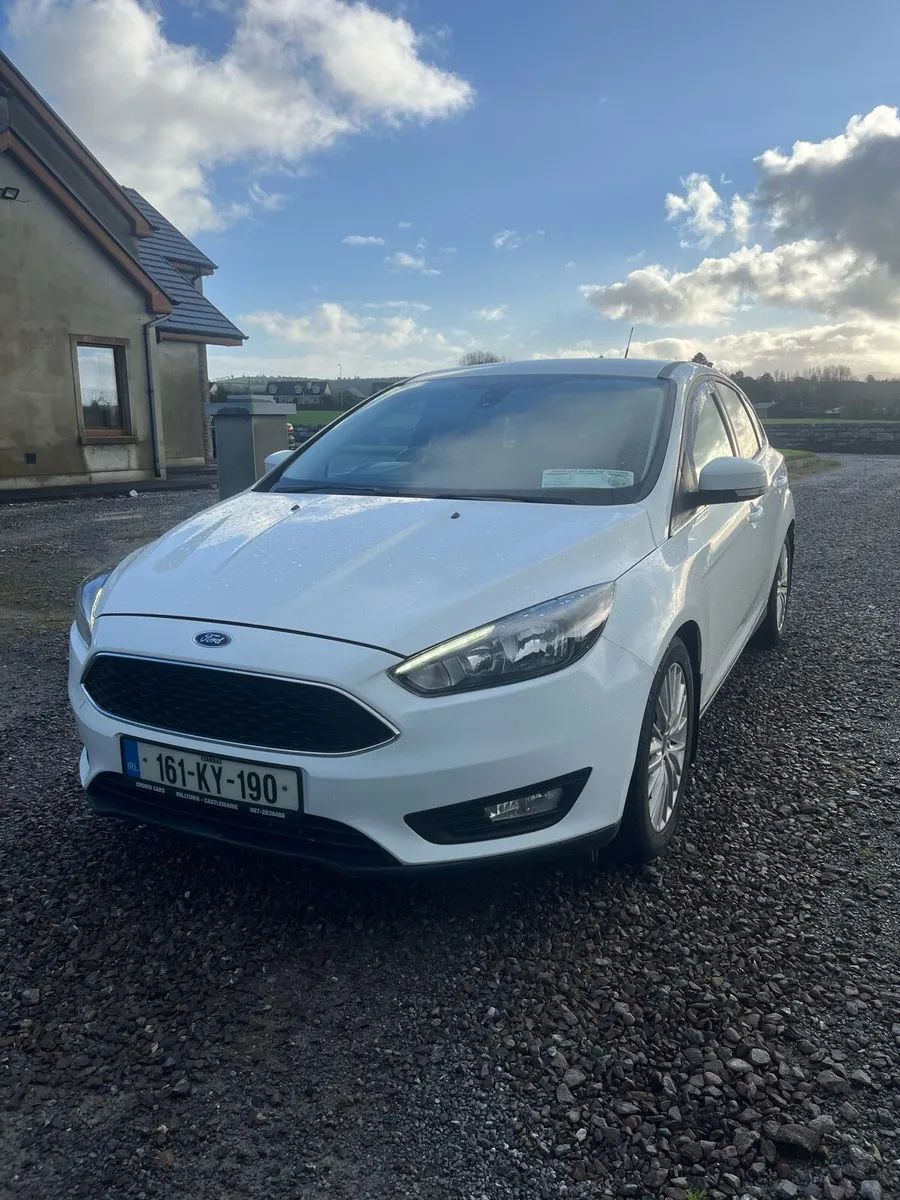 2016 Ford focus low milage - Image 2