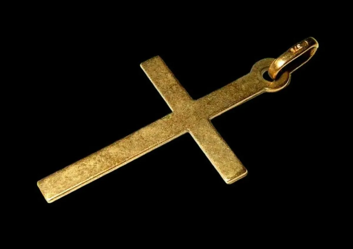 Vintage Hallmarked 9ct Traditional Cross - Image 3