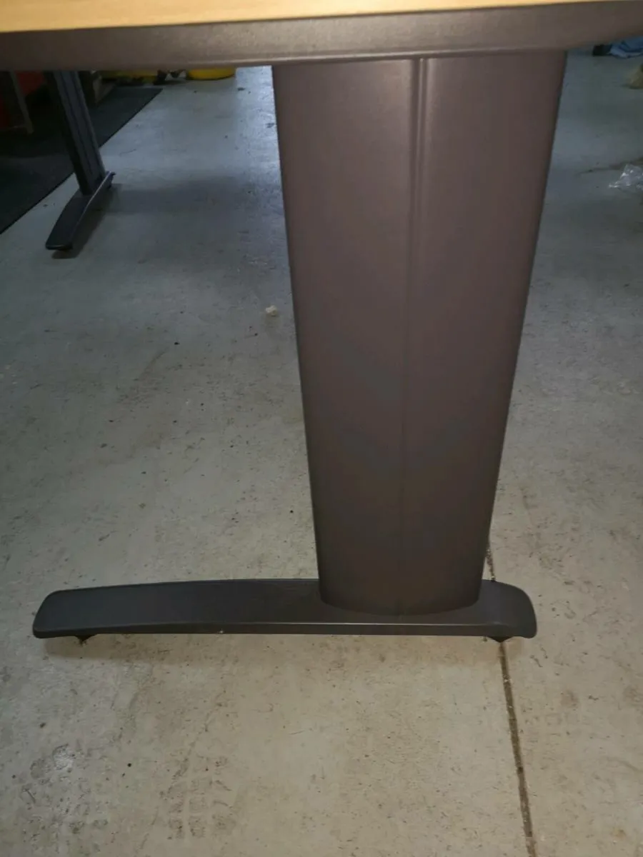 Office desk - Image 4