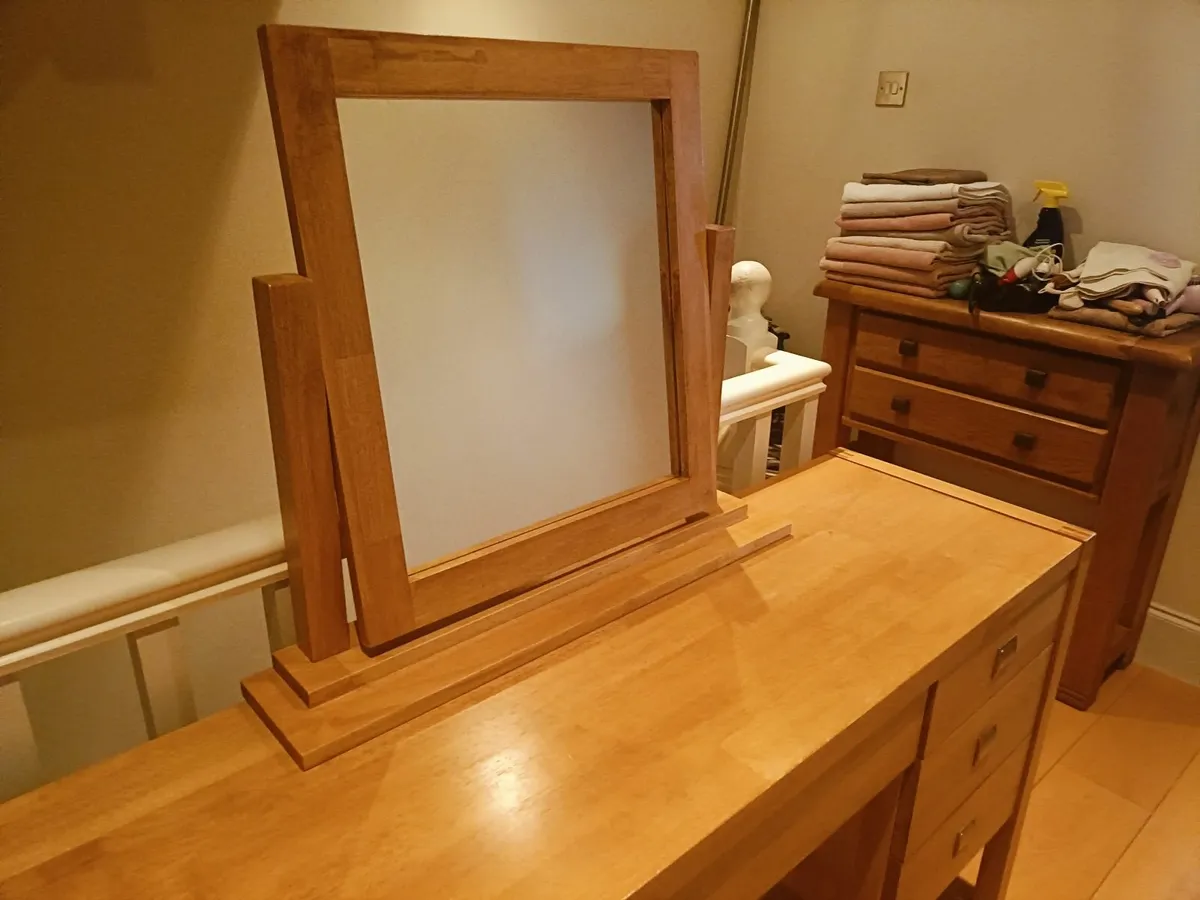 Dressing table with mirror - Image 4