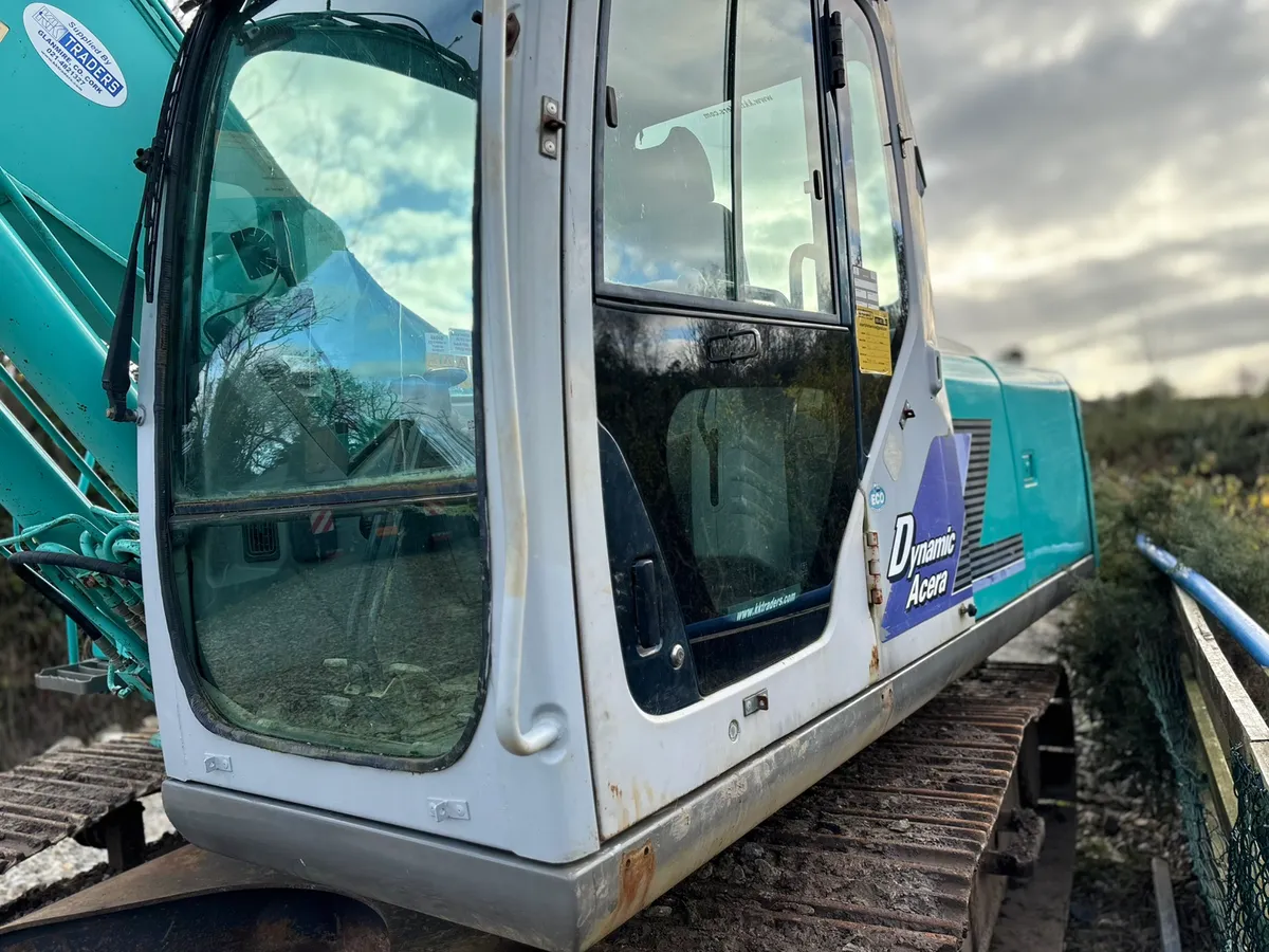 Kobelco 210-6 year 2005 - Image 4