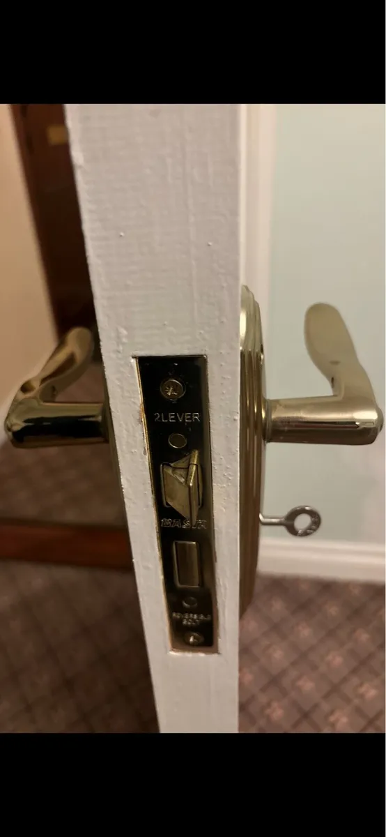 Doors, Handles and locks - Image 2