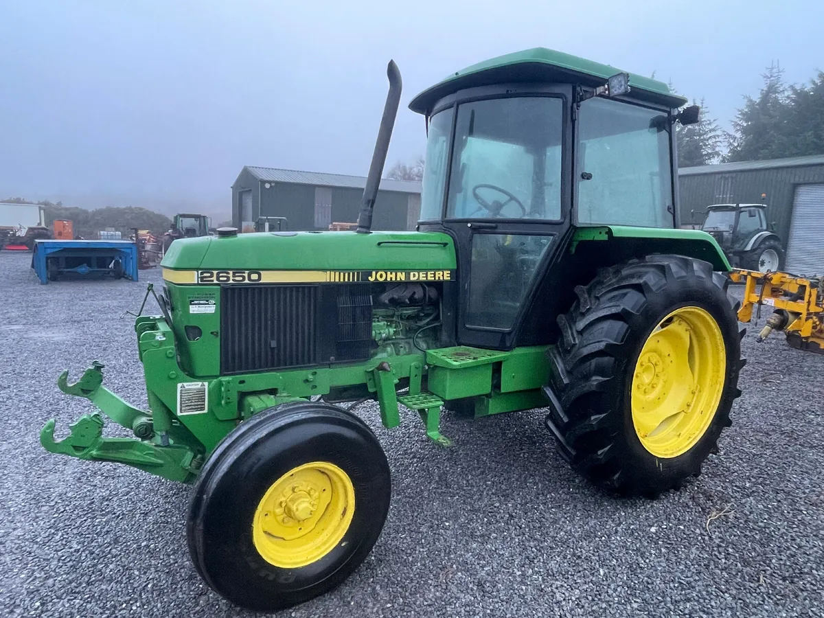 John Deere 2650 2 wheel drive - Image 1