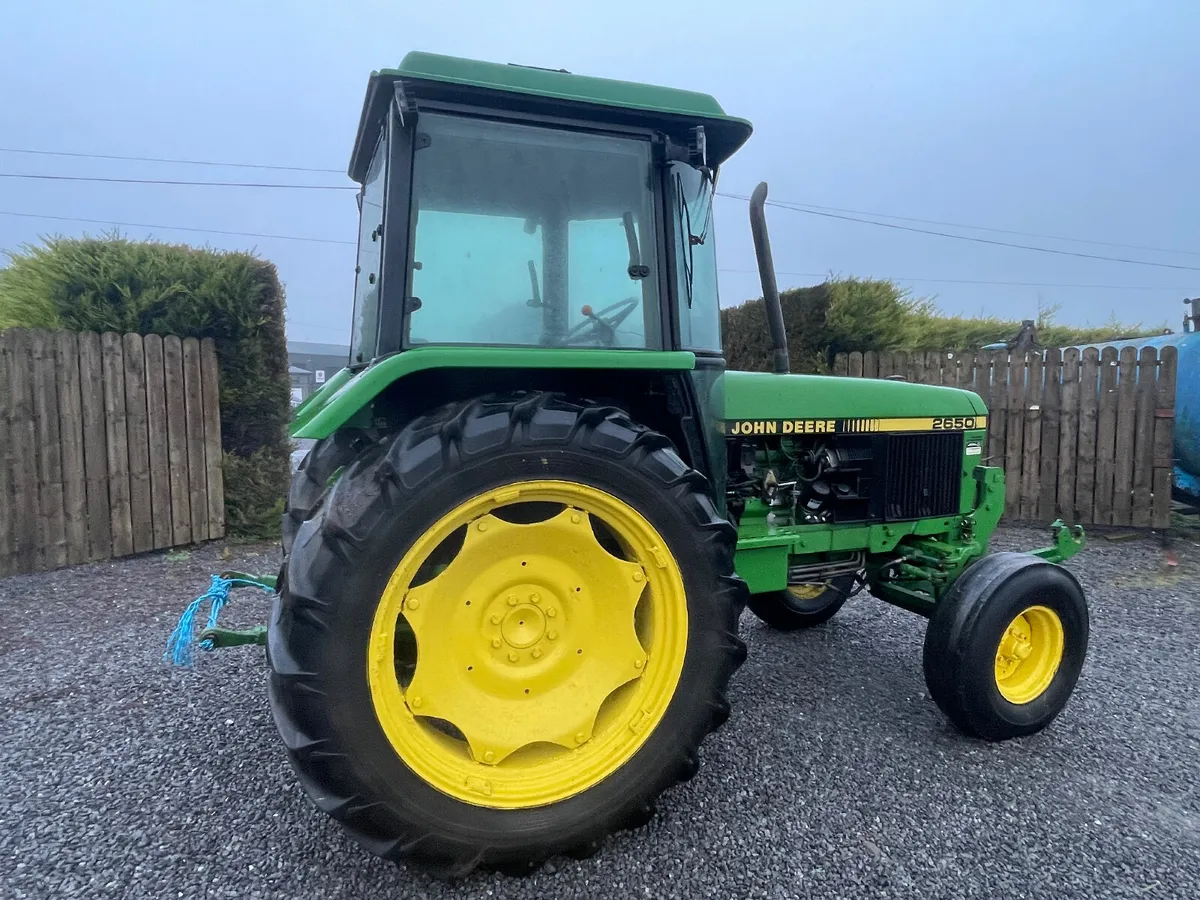 John Deere 2650 2 wheel drive - Image 2