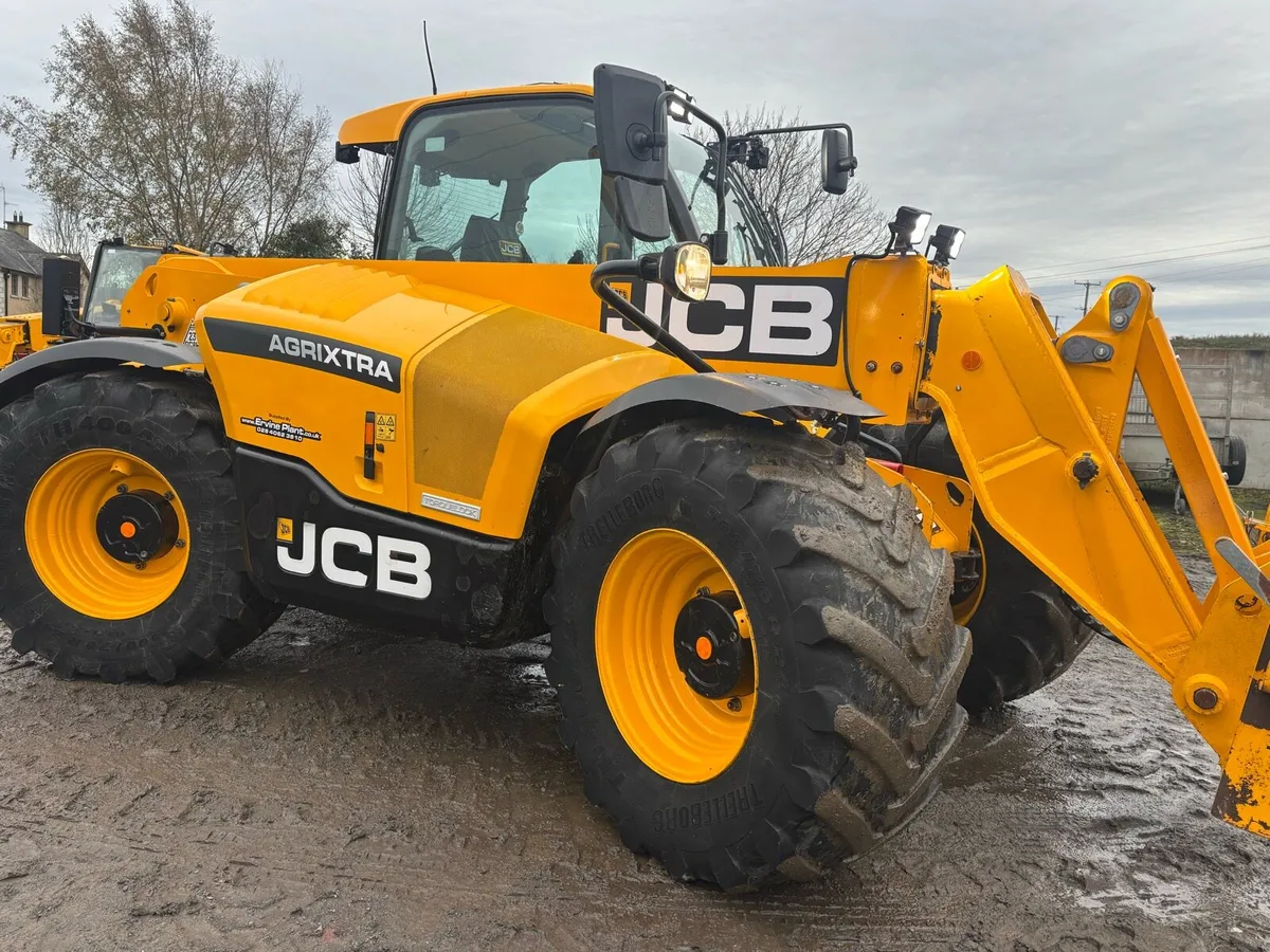 2023 JCB 542-70 Agri Xtra **2800hrs** - Image 1