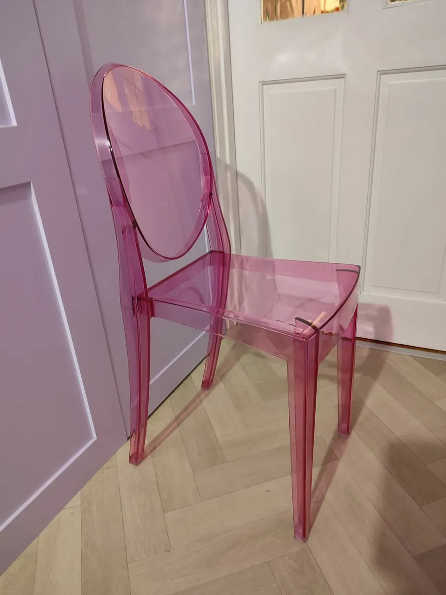 Pink dining chairs for fun colour pop - Image 1