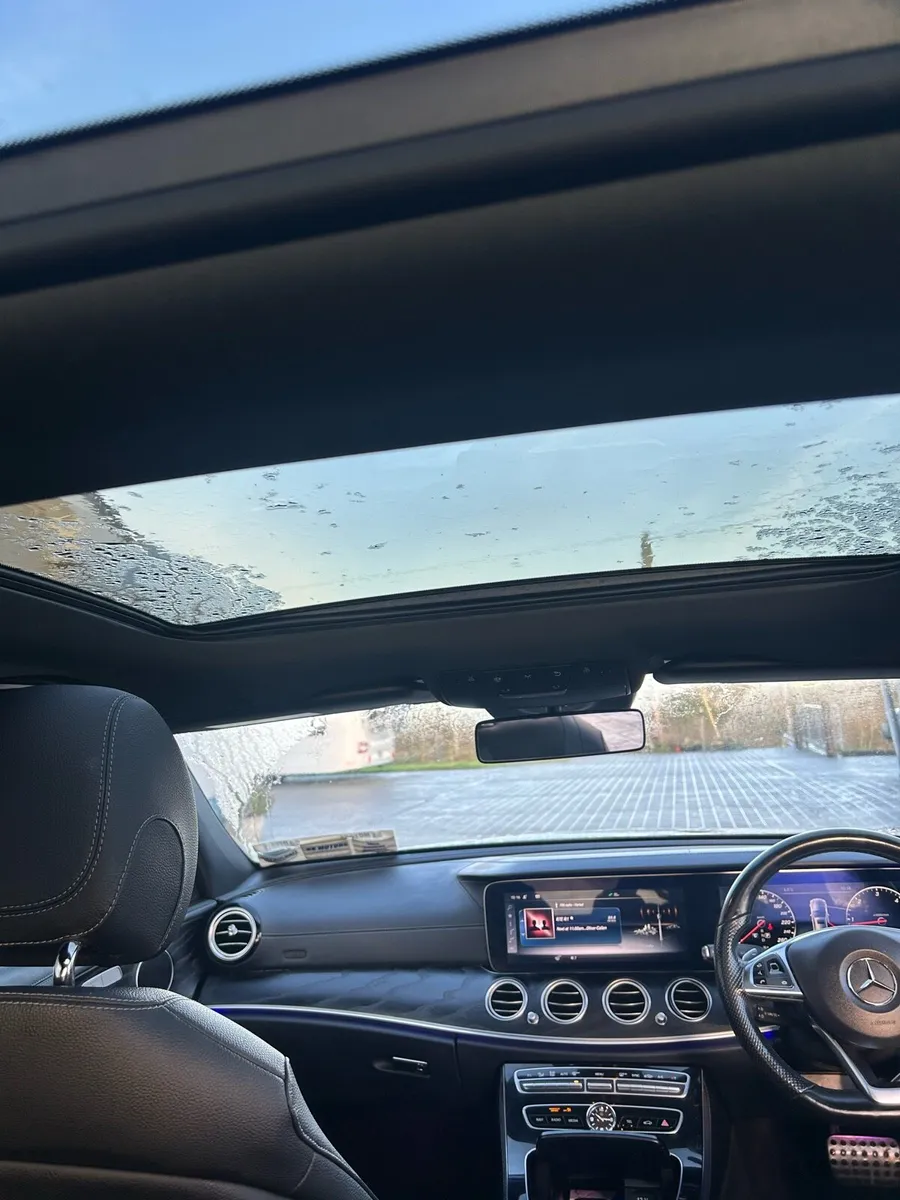 Mercedes e220 - Image 4