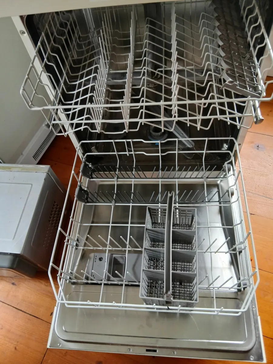 Dishwasher - Image 1