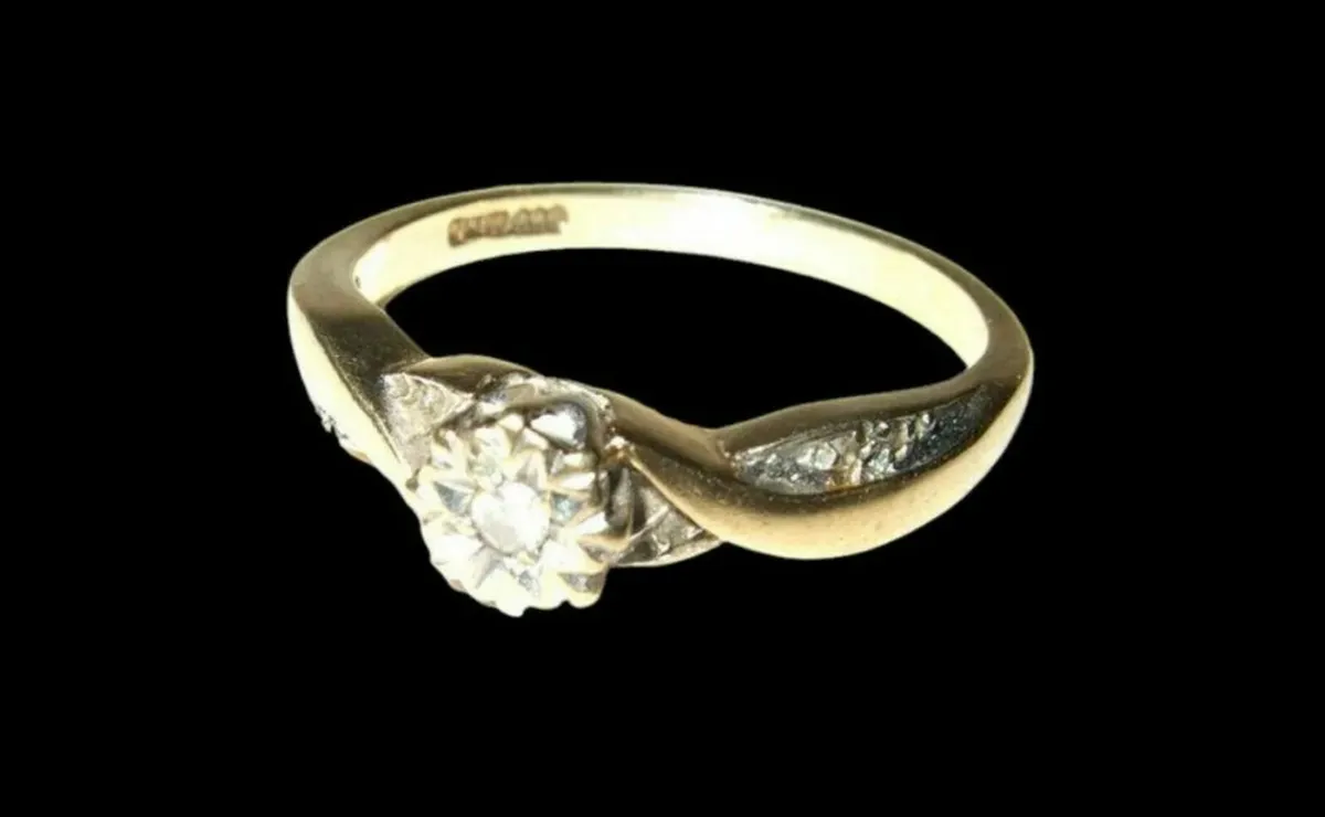 Vintage Hallmarked Diamond 9ct Ring - Image 3