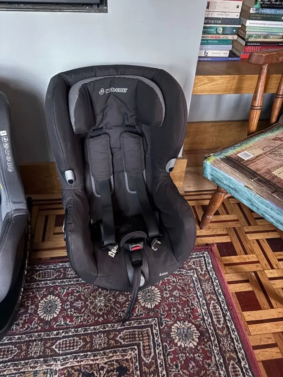 child car seat - Image 1