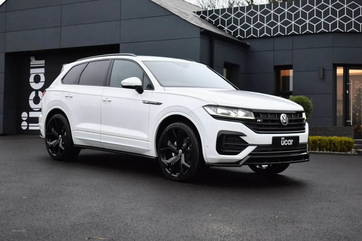 Volkswagen Touareg 3.0 Touareg V6 R-line TDI Auto - Image 1